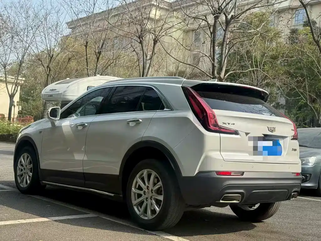 Cadillac XT4 2021 28T two-wheel drive luxury model купить на сайте DeffCars