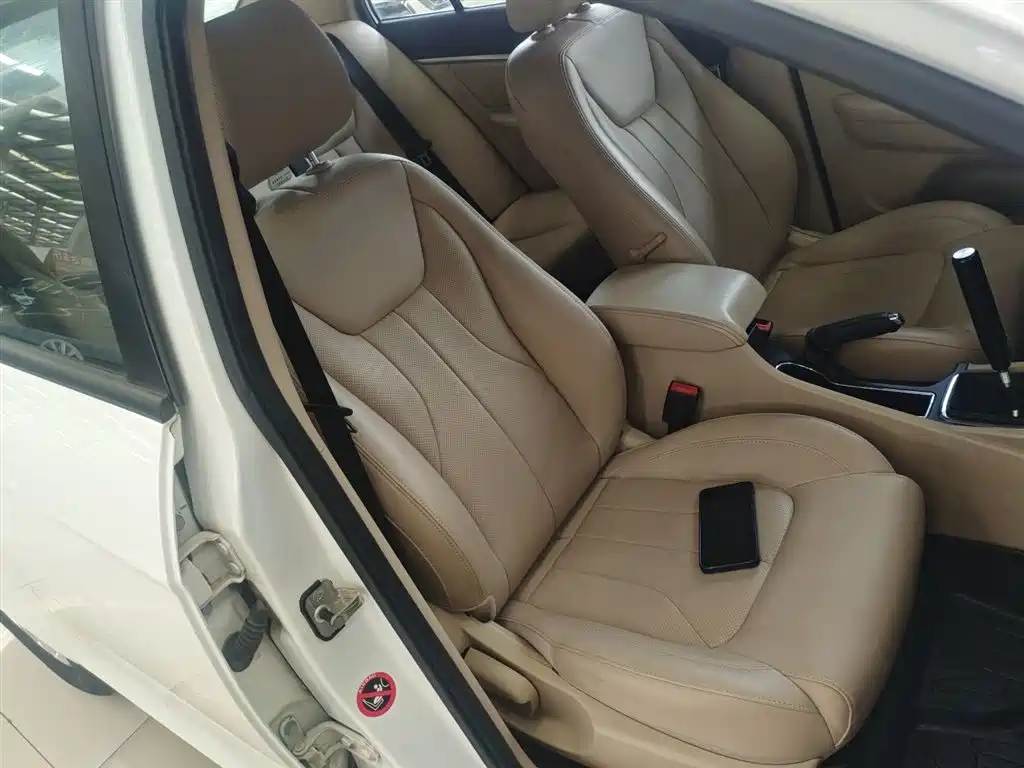 Emgrand 2017 Sedan Million Model 1.5L Manual Luxury Model купить на сайте DeffCars
