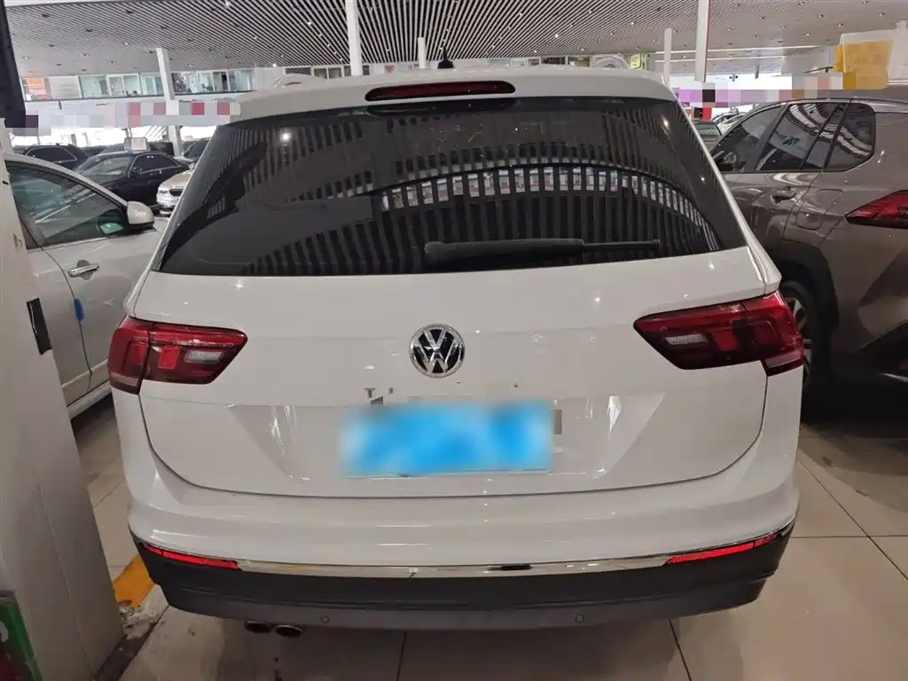 Tiguan L 2018 330TSI automatic two-wheel drive comfort version купить на сайте DeffCars