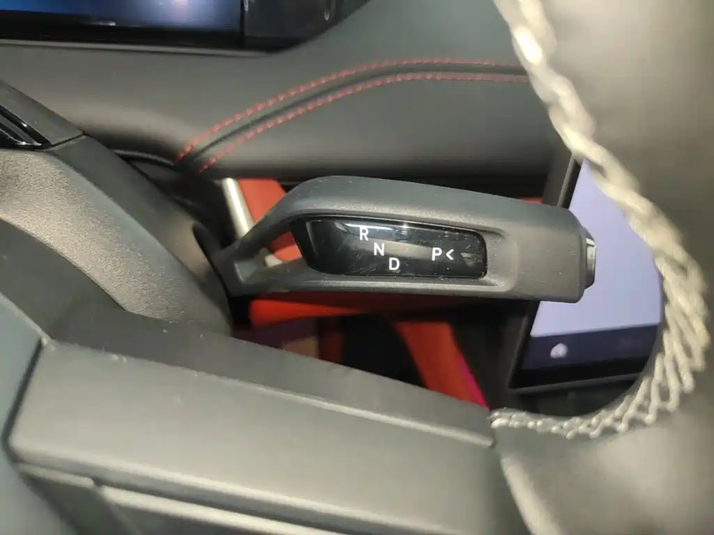 Xiaomi SU7 2024 rear-drive ultra-long battery life high-end smart driving Pro version купить на сайте DeffCars