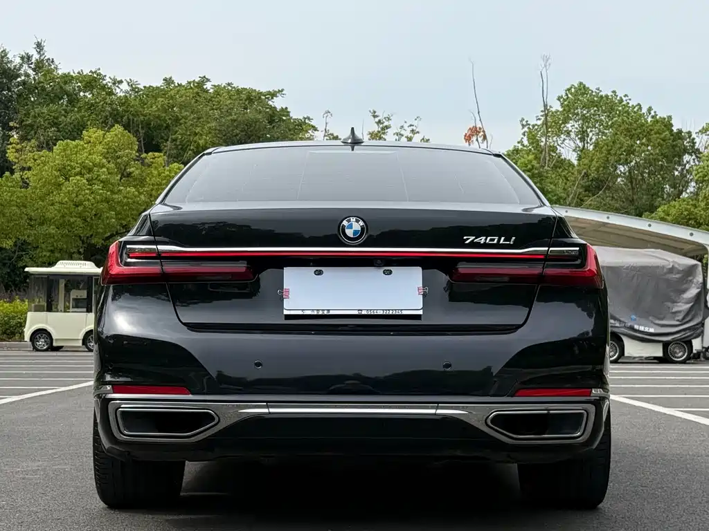 BMW 7 Series 2021 740Li Leading Luxury Package купить на сайте DeffCars