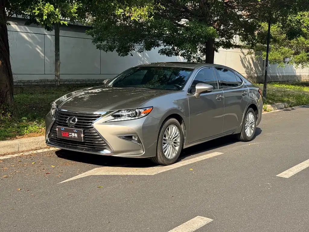 Lexus ES 2015 200 Elite Edition купить на сайте DeffCars