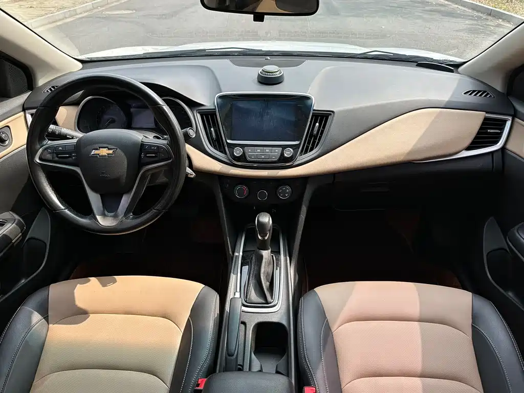 Cruze 2022 320 Automatic Sunroof Edition купить на сайте DeffCars