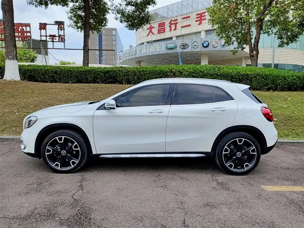 Mercedes-Benz GLA 2017 GLA 220 4MATIC Fashion Model купить на сайте DeffCars