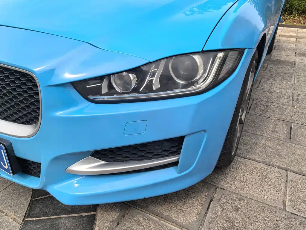Jaguar XE 2015款 2.0T 200PS R-Sport купить на сайте DeffCars
