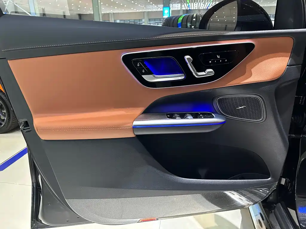 Mercedes-Benz GLC 2024 facelift GLC 300 L 4MATIC dynamic 7-seater купить на сайте DeffCars