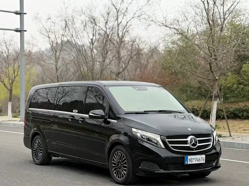 Mercedes-Benz V-Class 2017 V 260 L Premium Extended Edition купить на сайте DeffCars