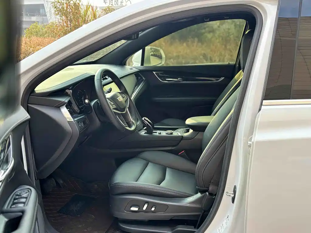 Cadillac XT5 2022 2.0T two-wheel drive luxury model купить на сайте DeffCars