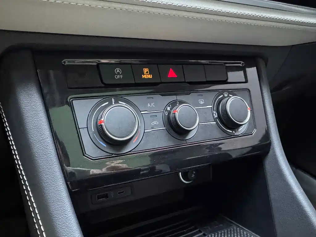 Jetta VS7 2024 Qianli Jiangshan 280TSI Automatic Honor Edition купить на сайте DeffCars