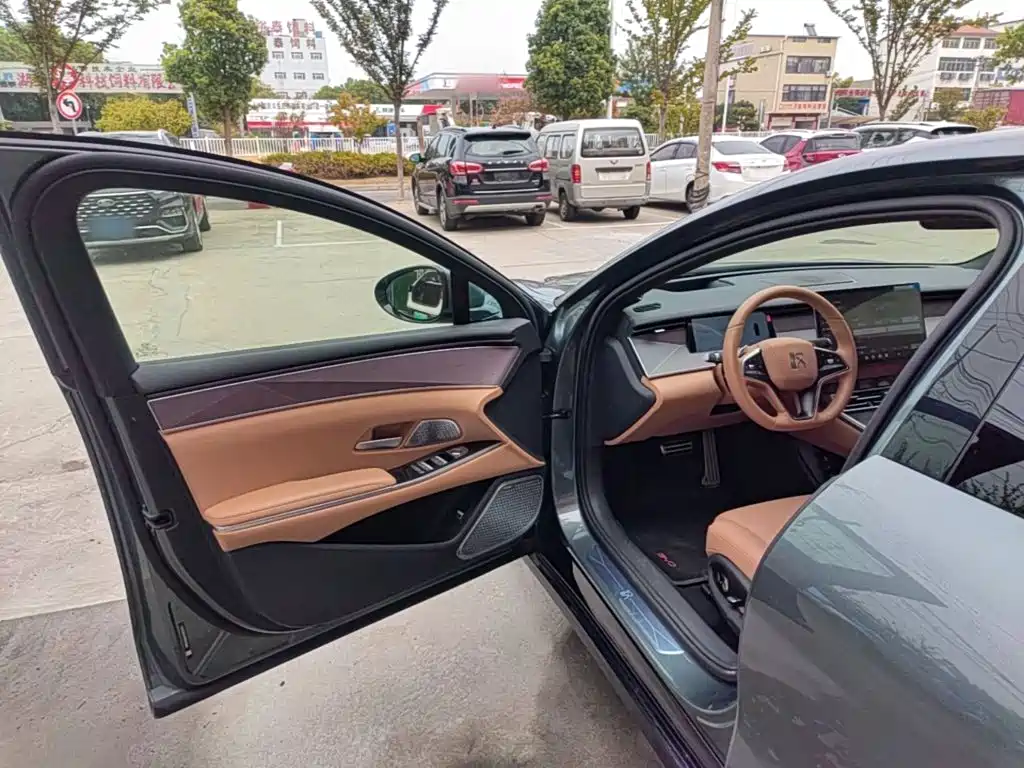 Han L 2025 DM-p four-wheel drive lidar flagship model купить на сайте DeffCars
