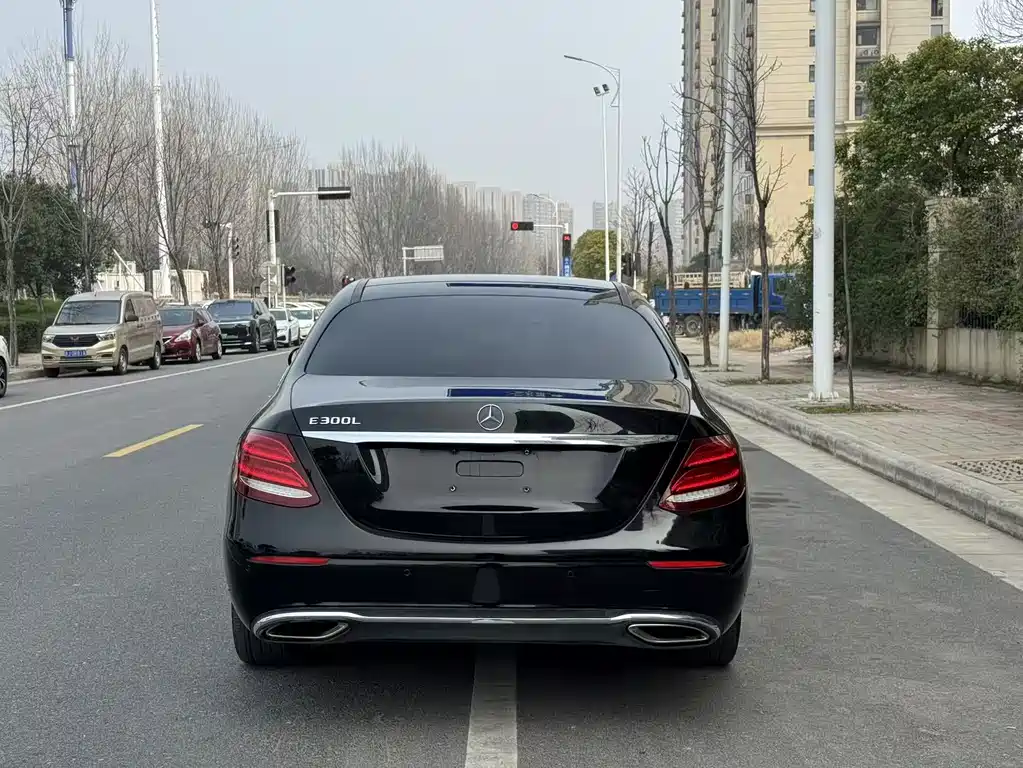 Mercedes-Benz E-Class 2018 E 300 L Luxury Model купить на сайте DeffCars