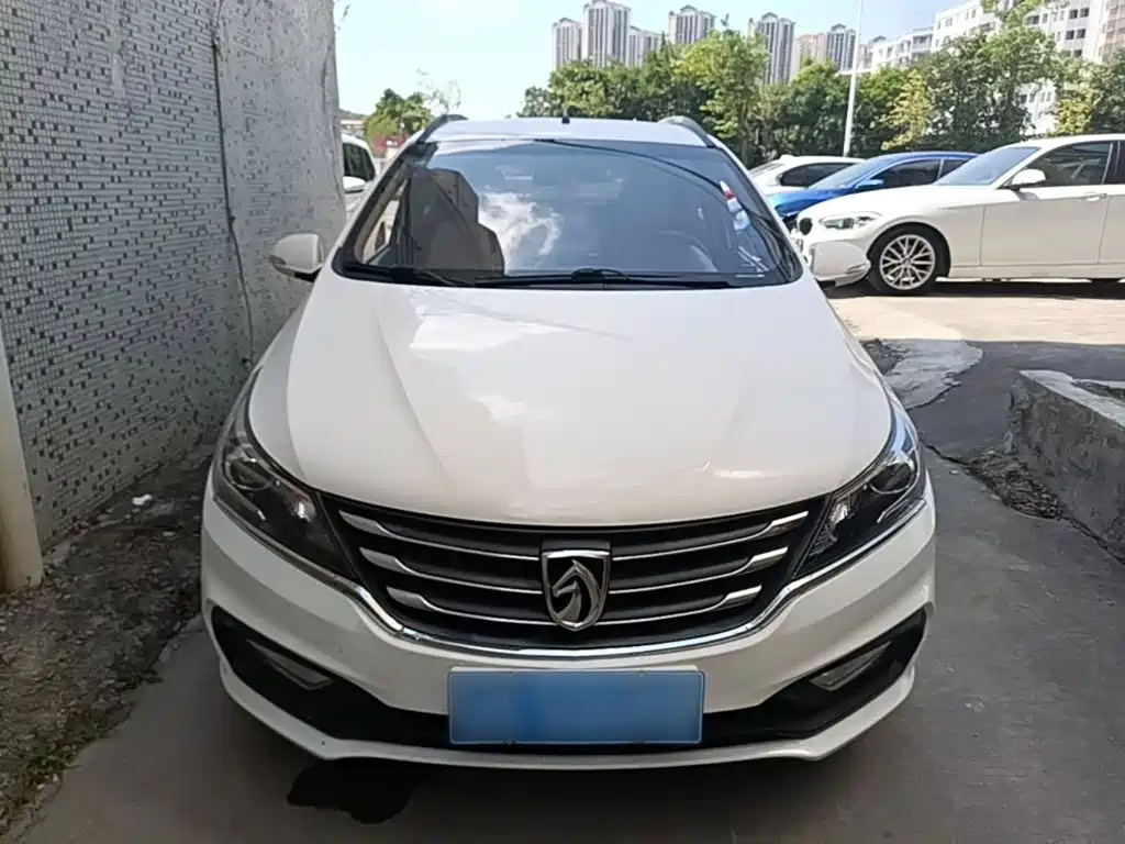 Baojun 310W 2017 1.5L Manual Fashion Country VI купить на сайте DeffCars