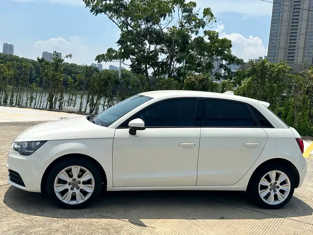 Audi A1 2013 30 TFSI Sportback Ego plus купить на сайте DeffCars