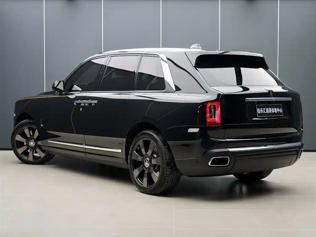 Cullinan 2018 four-seat version купить на сайте DeffCars