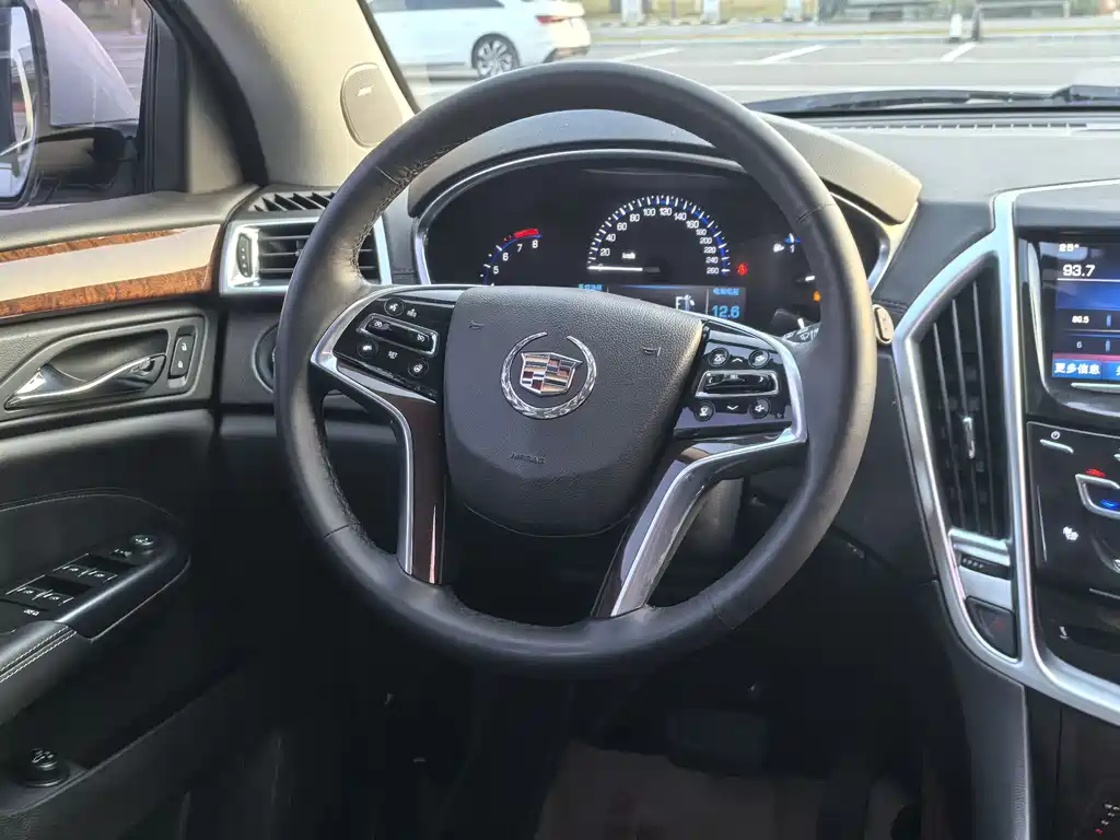 Cadillac SRX 2015 3.0L Elite купить на сайте DeffCars