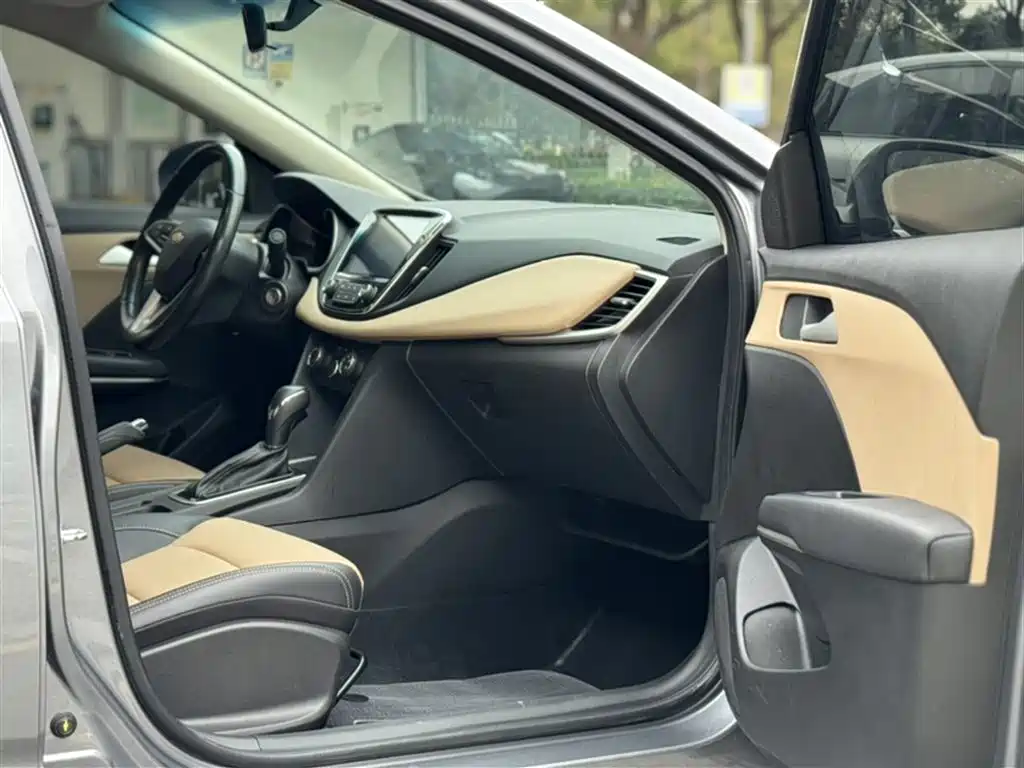 Cruze 2022 320 Automatic Sunroof Edition купить на сайте DeffCars