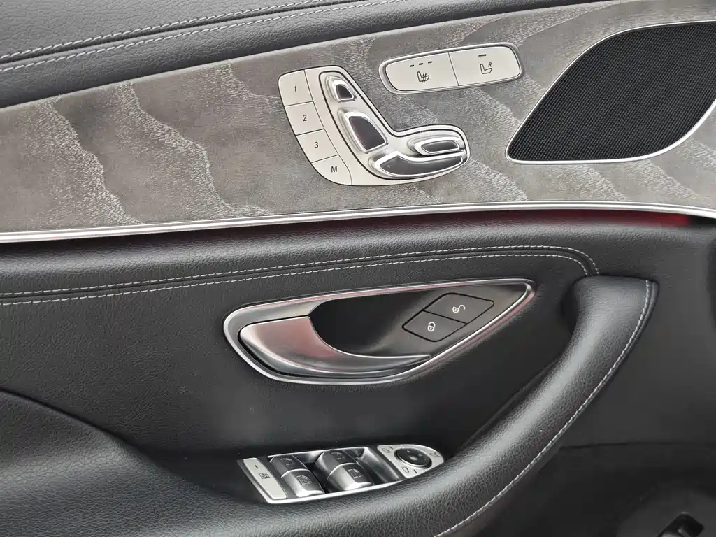 Mercedes-Benz CLS 2018 CLS 300 Dynamic купить на сайте DeffCars