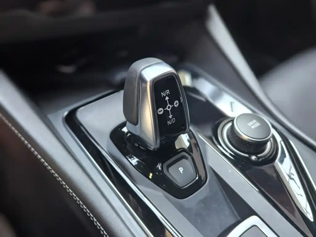 Lynk & Co 03 2022 2.0TD DCT Pro купить на сайте DeffCars
