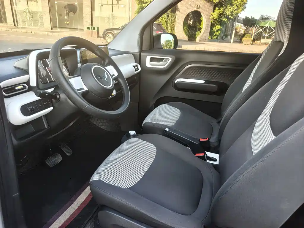 Hongguang MINIEV 2024 3rd Generation 215km Advanced Edition купить на сайте DeffCars