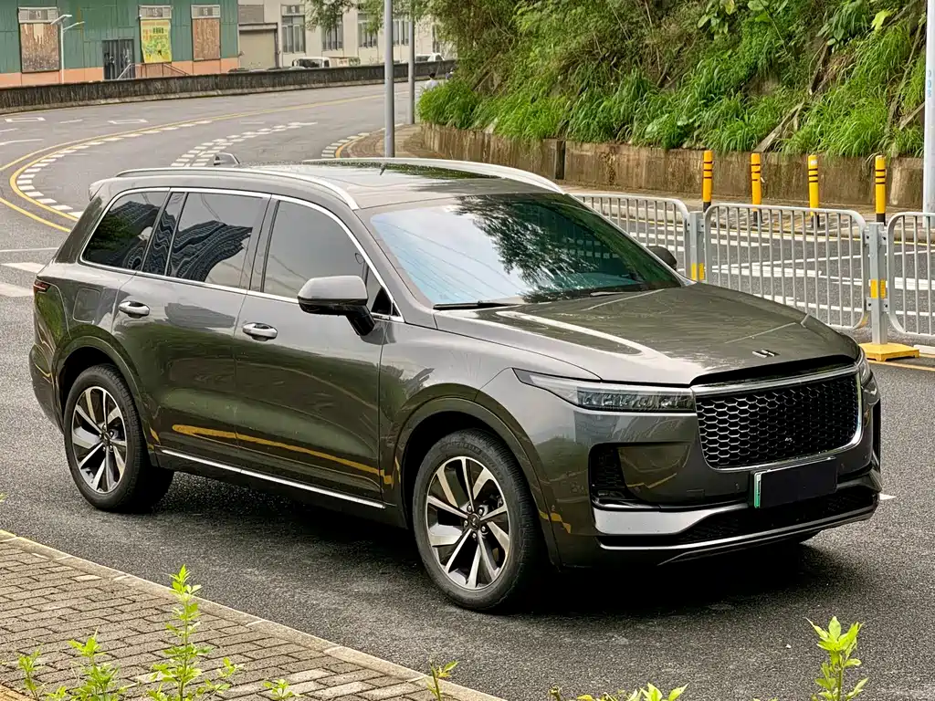 Ideal ONE 2021 extended range 6-seater version купить на сайте DeffCars