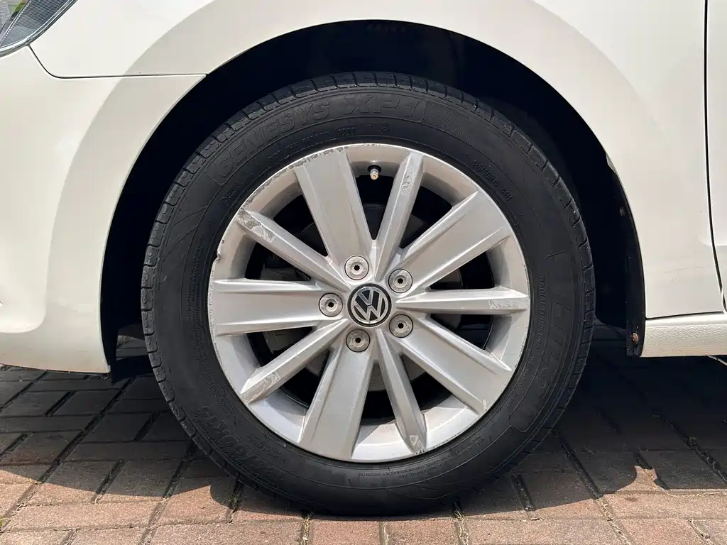 Jetta 2013 1.6L manual comfort model купить на сайте DeffCars