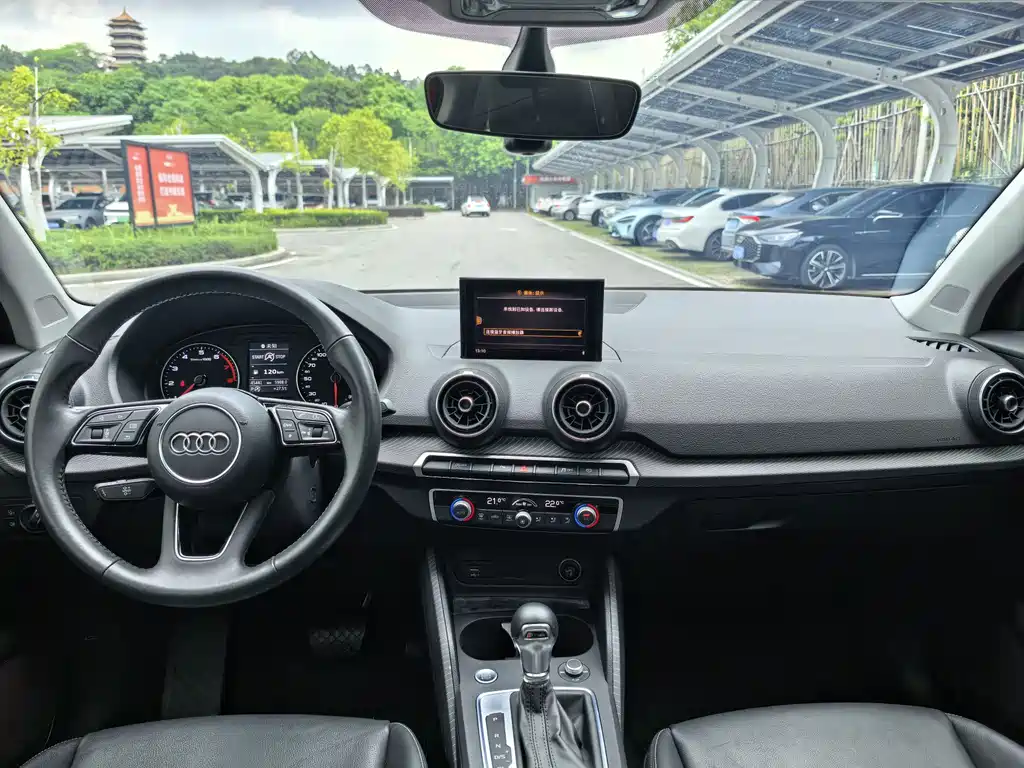 Audi Q2L 2021 35 TFSI fashionable and dynamic купить на сайте DeffCars
