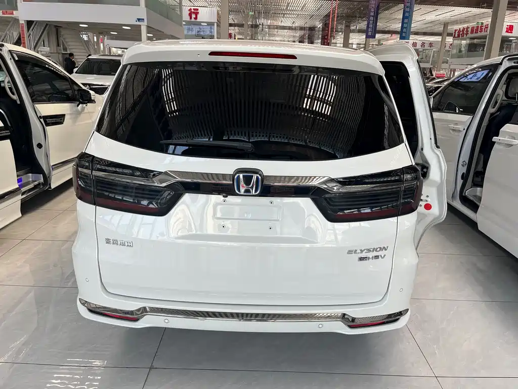 Alison 2022 2.0L e:HEV Deluxe Edition купить на сайте DeffCars