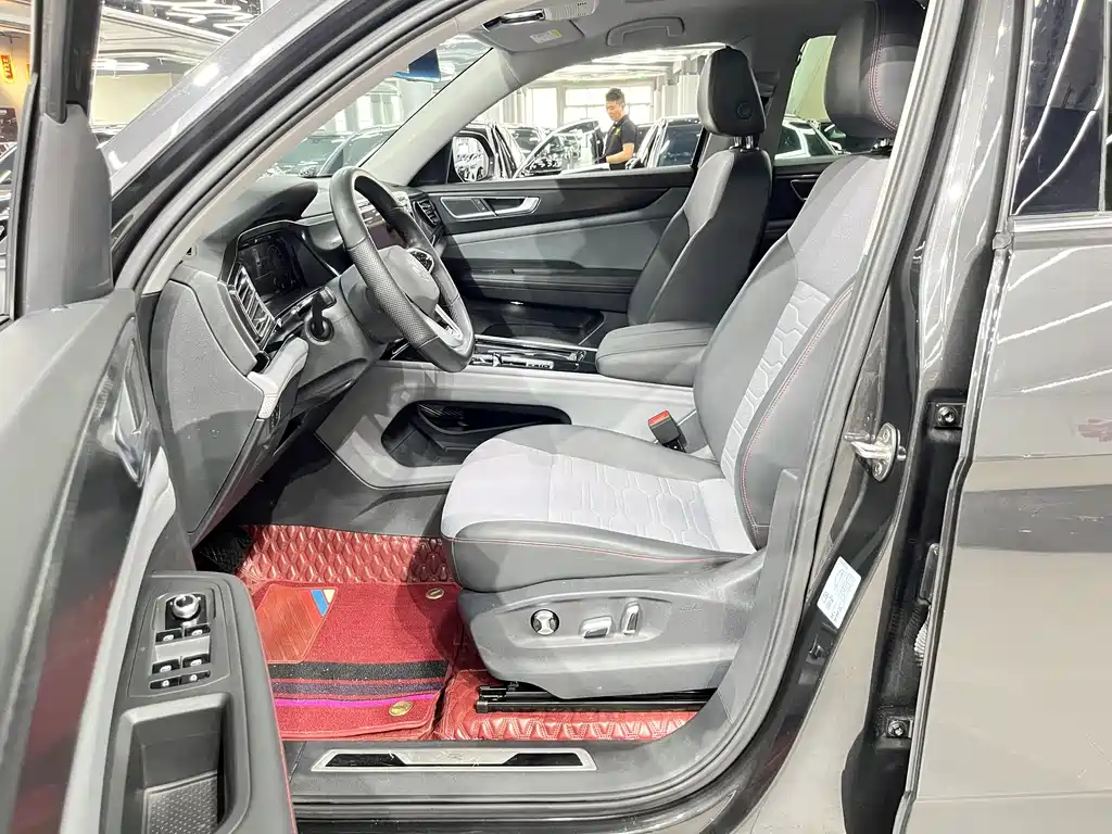 Touron 2022 Touron X 330TSI two-wheel drive luxury version купить на сайте DeffCars