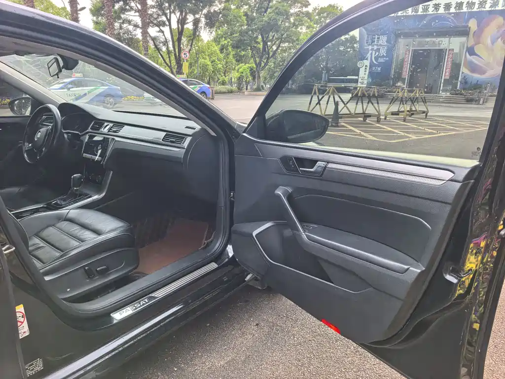 Passat 2017 280TSI DSG Premium Edition купить на сайте DeffCars