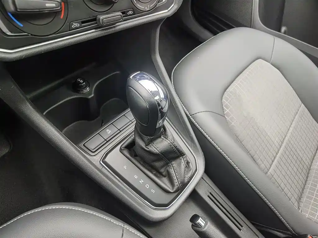 Santana 2019 1.5L automatic comfort version National VI купить на сайте DeffCars