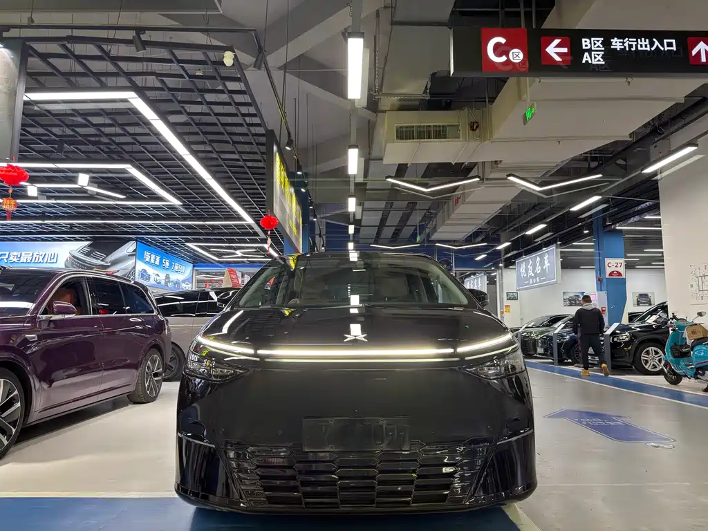 Xpeng X9 2024 702 Super Long Battery Life Pro купить на сайте DeffCars