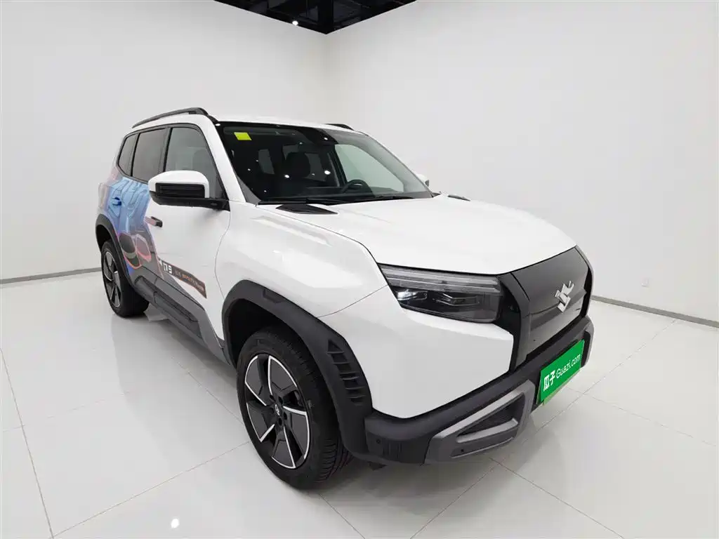 Titanium 3 2025 501KM four-wheel drive Ultra version купить на сайте DeffCars