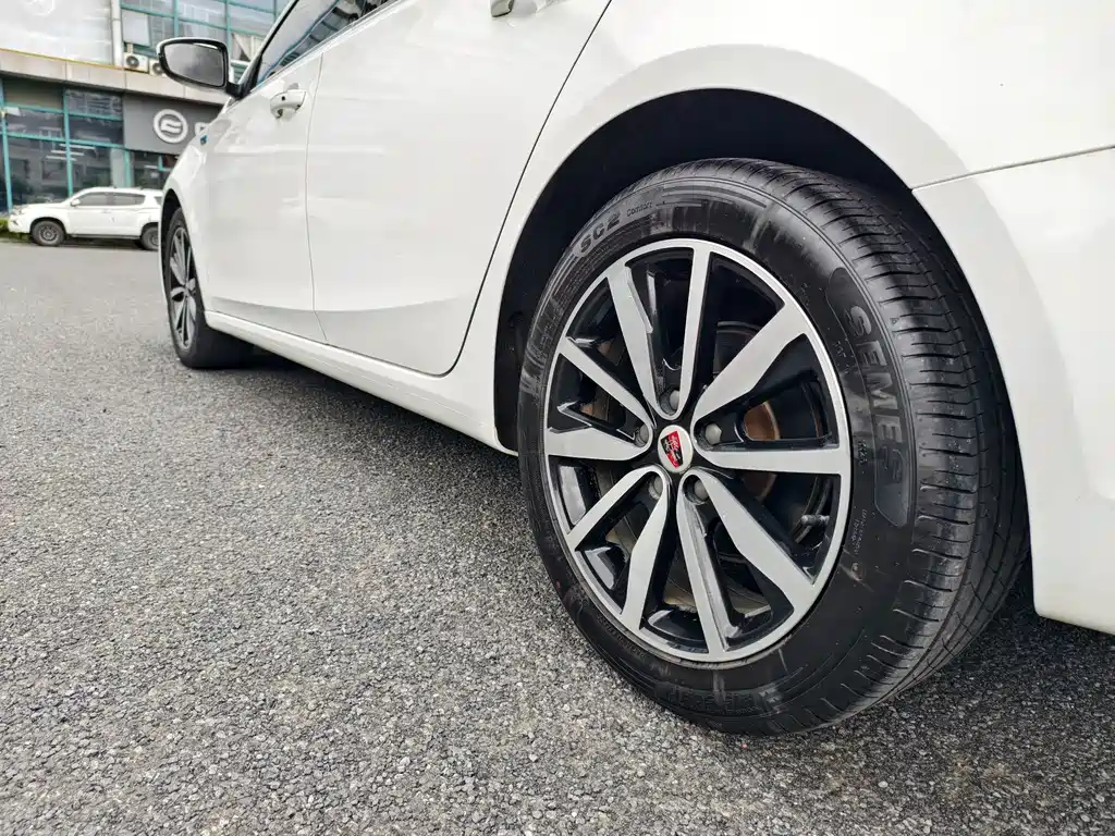 Roewe i6 Classic 2018 20T Automatic Internet Smart Edition купить на сайте DeffCars