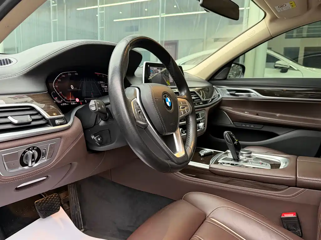 BMW 7 Series 2021 730Li Luxury Package купить на сайте DeffCars