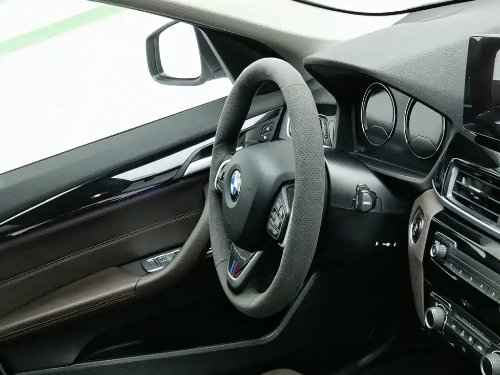 BMW X1 2021 sDrive20Li Fashion Model купить на сайте DeffCars