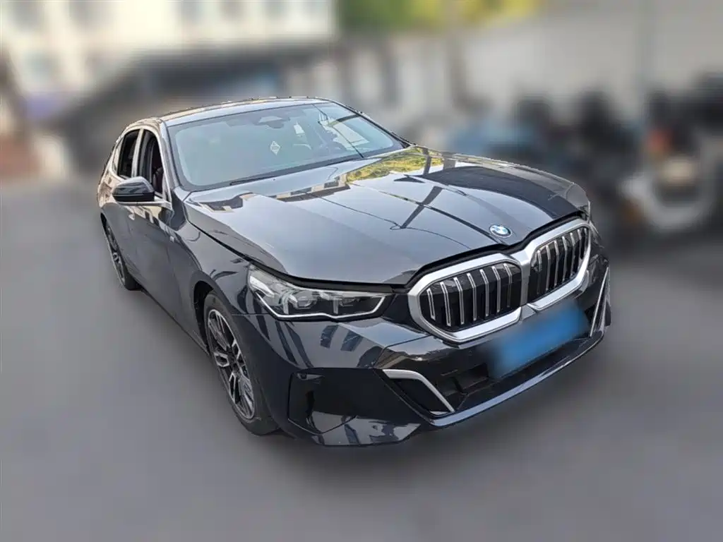 BMW 5 Series 2024 530Li Leading M Sports Package купить на сайте DeffCars