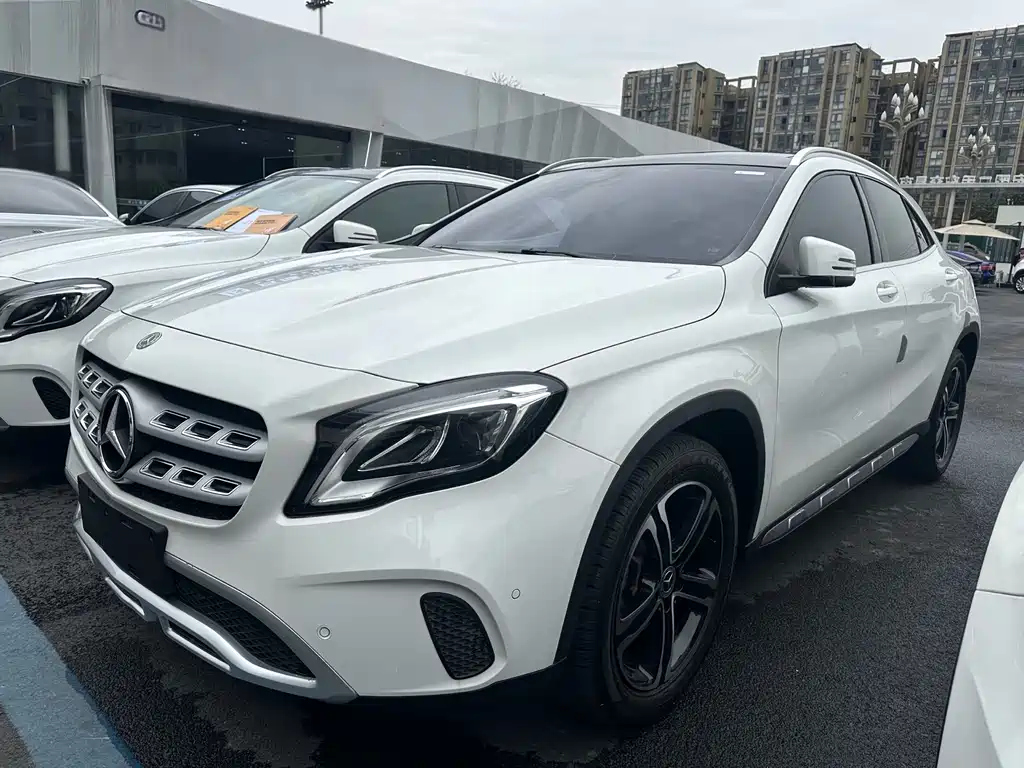 Mercedes-Benz GLA 2018 GLA 200 Fashion Model купить на сайте DeffCars