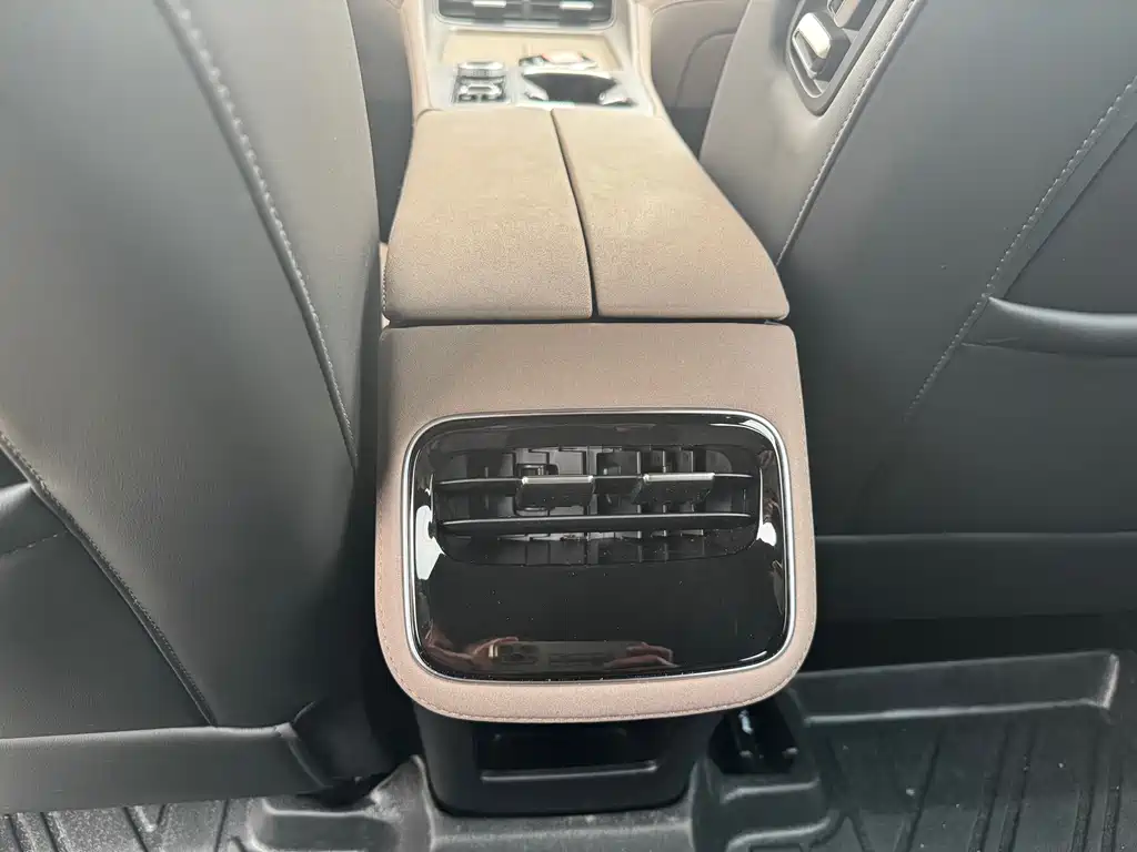 Tiggo 8 PLUS C-DM 2025 model 1.5T 116km comfortable 7 seats купить на сайте DeffCars