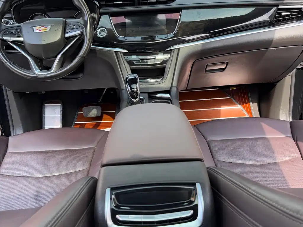 Cadillac XT6 2021 28T six-seat four-wheel drive luxury model купить на сайте DeffCars