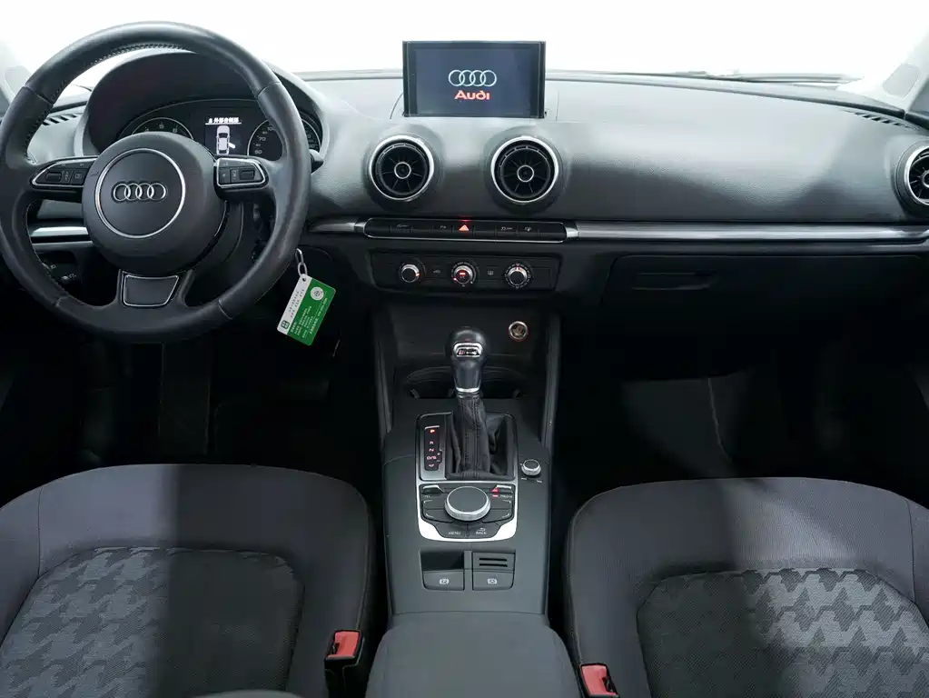 Audi A3 2016 Limousine 35 TFSI LinkedIn type купить на сайте DeffCars