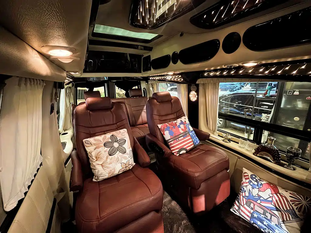 SAVANA 2011 5.3L Business Star 7-seater купить на сайте DeffCars
