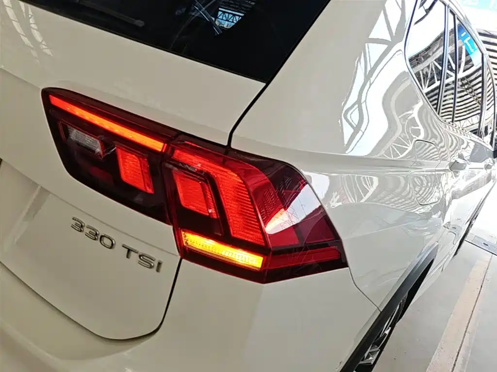 Tiguan L 2021 330TSI automatic two-wheel drive R-Line version купить на сайте DeffCars