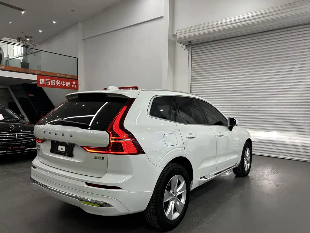 Volvo XC60 2022 B5 four-wheel drive Zhiyi Luxury Edition купить на сайте DeffCars