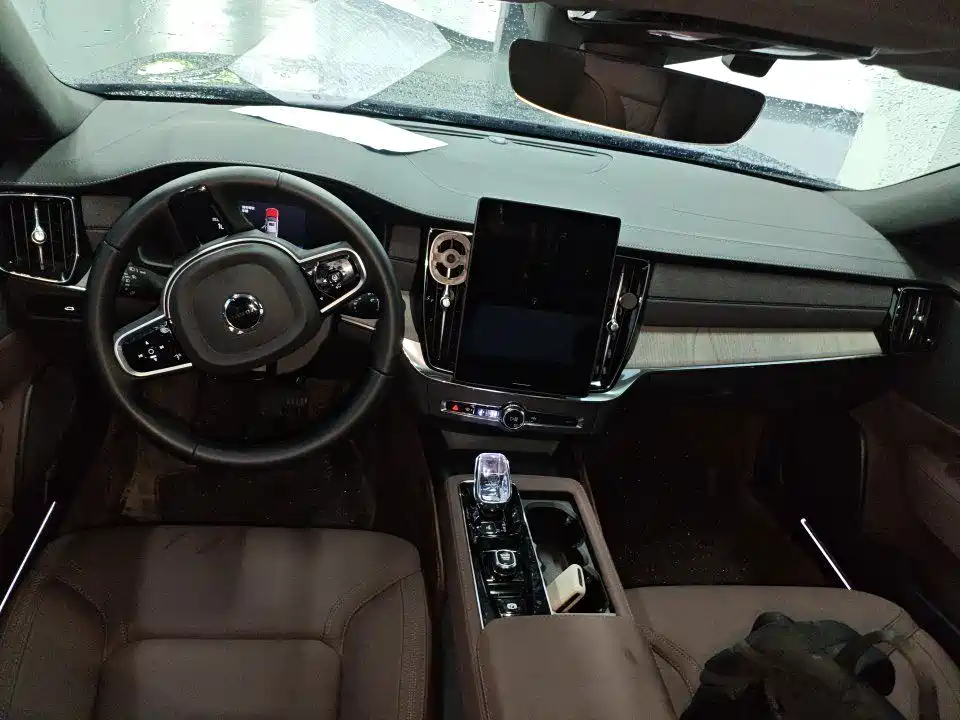 Volvo S90 2025 B5 Zhiyi Luxury Edition купить на сайте DeffCars
