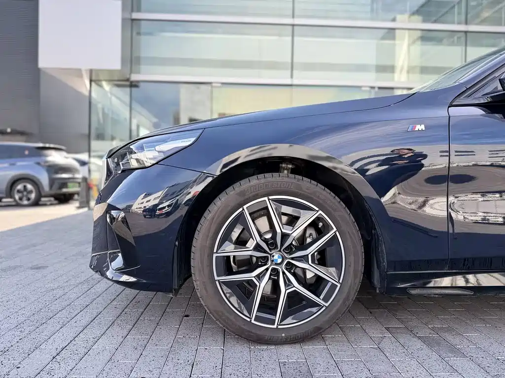 BMW 5 Series imported 2024 530i leading M sports package купить на сайте DeffCars