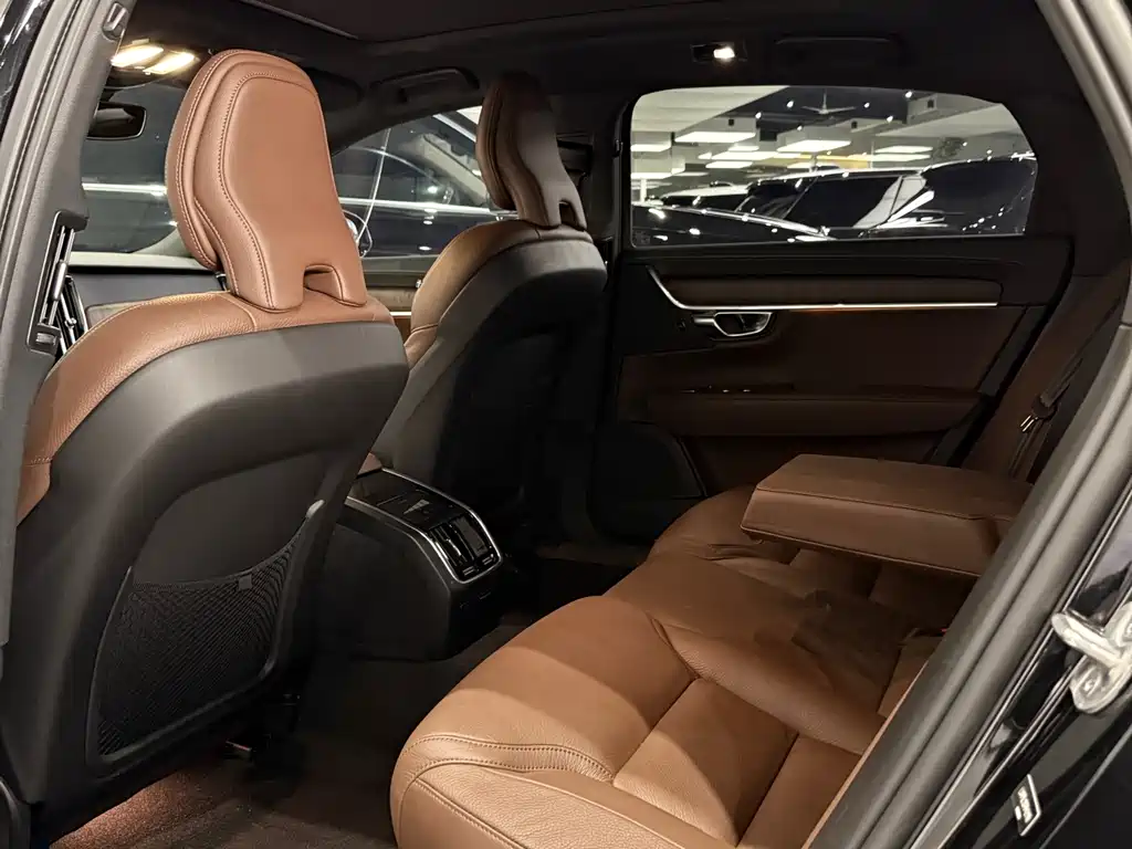 Volvo S90 2024 B5 Zhiyuan Luxury Edition купить на сайте DeffCars