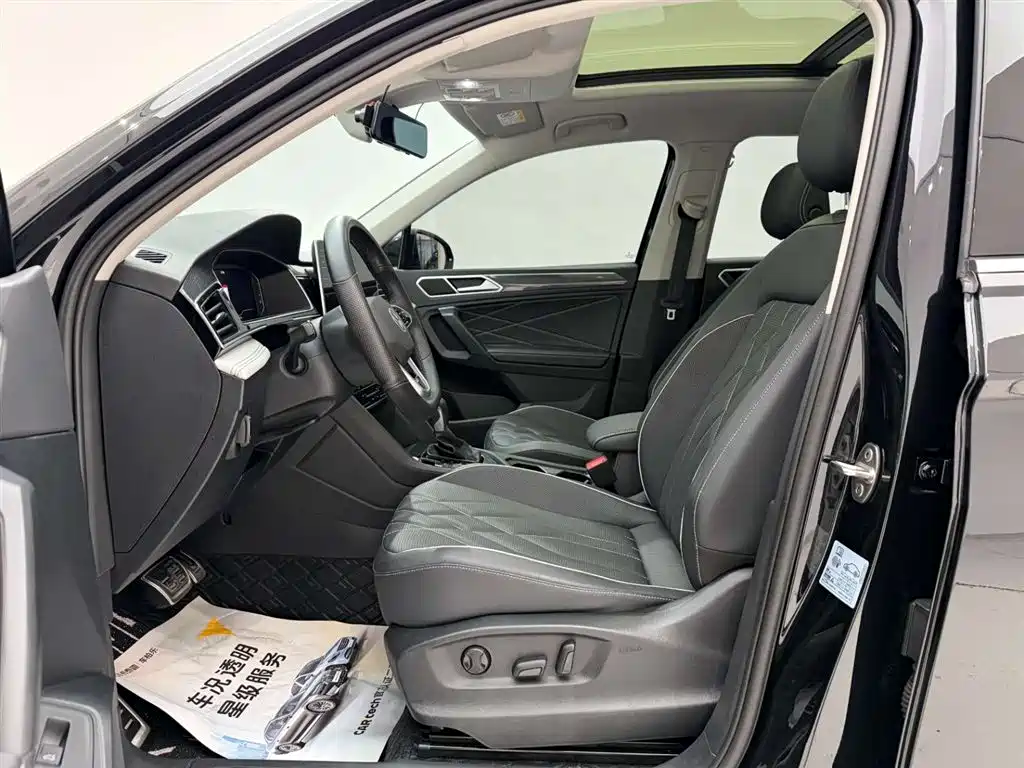Tiguan L 2024 330TSI automatic two-wheel drive R-Line version купить на сайте DeffCars