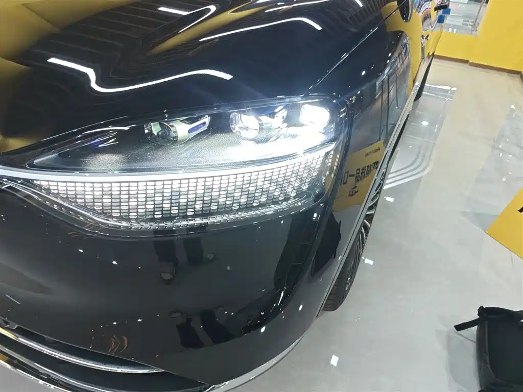 Wenjie M9 2025 extended range Ultra version 52kWh 6-seater version 192-line lidar) купить на сайте DeffCars