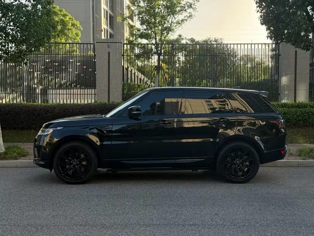 Range Rover Sport 2021 3.0 L6 Black Edition купить на сайте DeffCars
