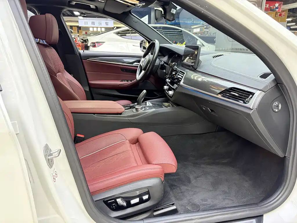 BMW 5 Series New Energy 2022 Model 2 535Le Pioneer Edition M Sports Package купить на сайте DeffCars